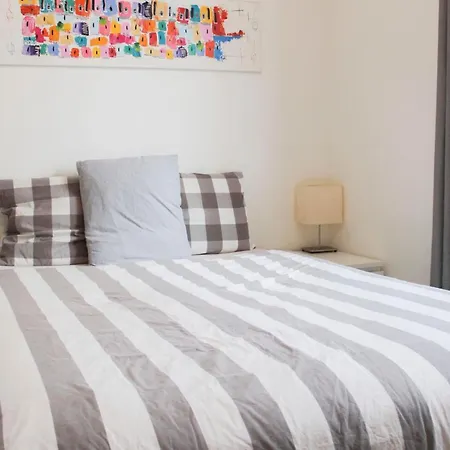 Ideal In With Private Courtyard بيتّو