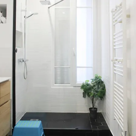 Ideal In With Private Courtyard * بيتّو