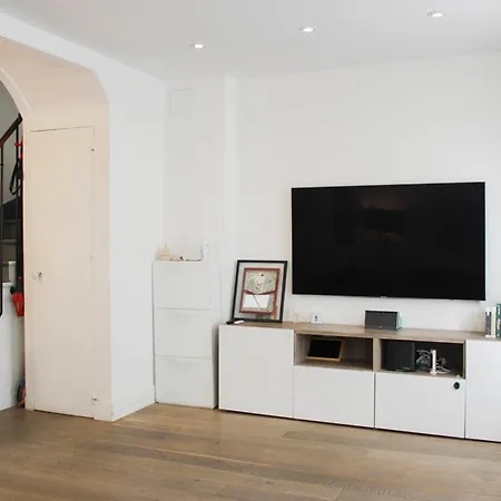 Ideal In With Private Courtyard