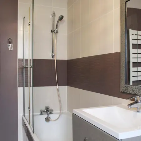 Ideal In With Private Courtyard *