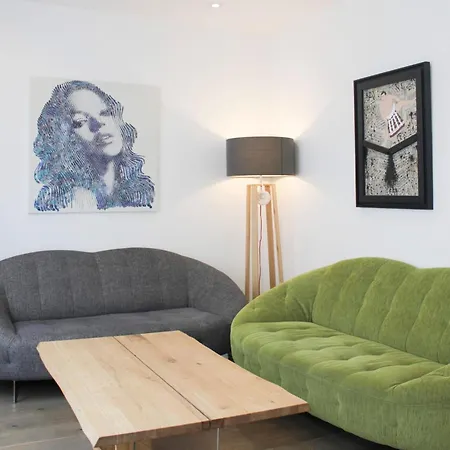 Ideal In With Private Courtyard * بيتّو
