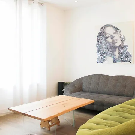 Ideal In With Private Courtyard * بيتّو